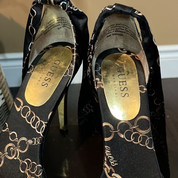 Guess sandals / Size 8 - Picture 12 of 15